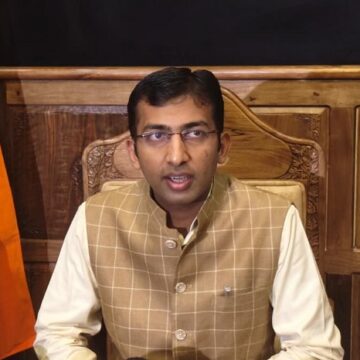 Div Com Kashmir greets people on Shab-e-Baraat