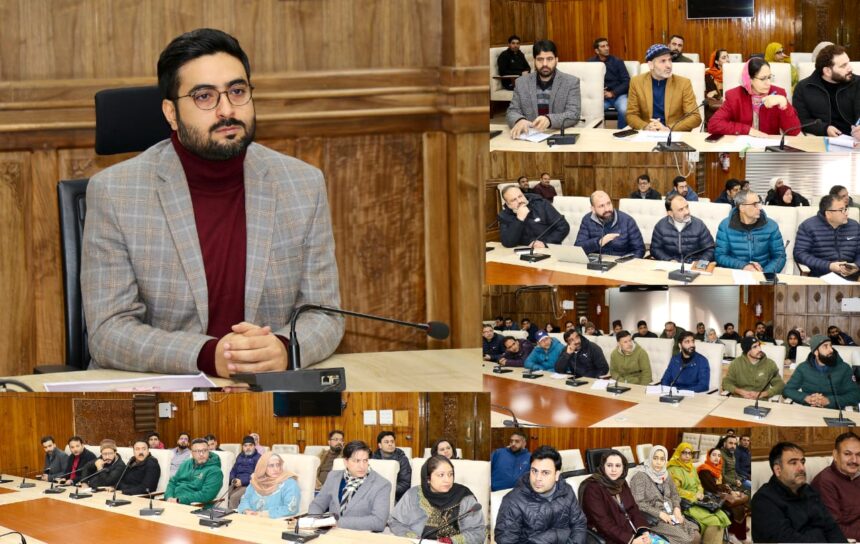 DC Srinagar reviews implementation of PM Surya Muft Bijli Yojana in district