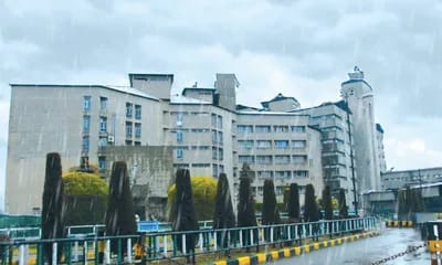 WhatsApp Image 2025-12-26 at 2.14.27 PM SKIMS Srinagar Achieves Major Surgical Milestone with First-of-Its-Kind Scar-Free Thyroid Surgery in J&K
