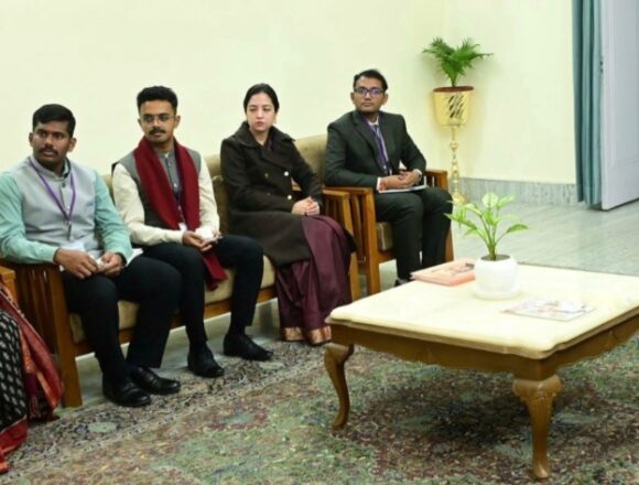 Lieutenant Governor interacts with IAS Officer Trainees of 2025 Batch