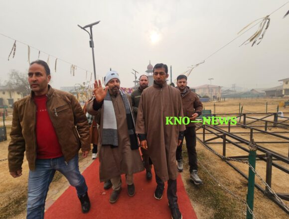 div Div Com Kashmir urges fire safety at Pheran Day Jashn-e-Chillai Kalan