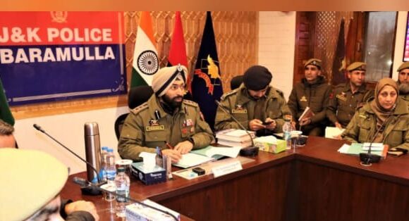 J&K Police conducts training-cum-briefing session for Pairavi & legal staff in Baramulla