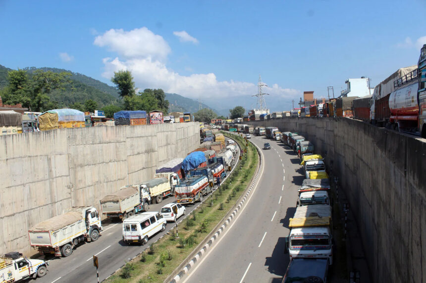 Jammu–Srinagar highway open for LMVs and HMVs from both sides
