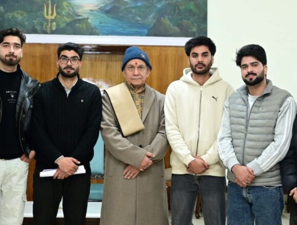 Lieutenant Governor flags off group of Youth from South Kashmir for Exposure Tour