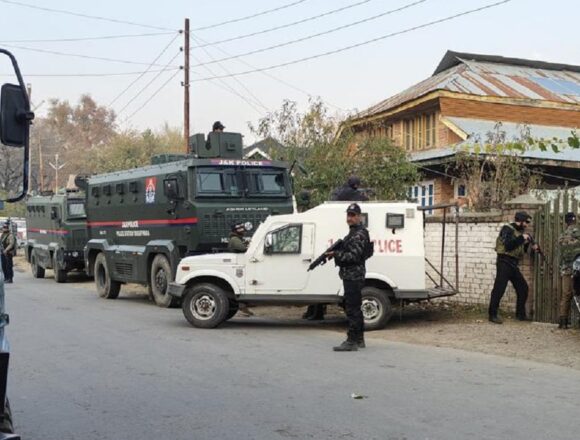 JK-Police-Raids-Anantnag CIK cracks down on LeT module, raids 10 sites across Kashmir