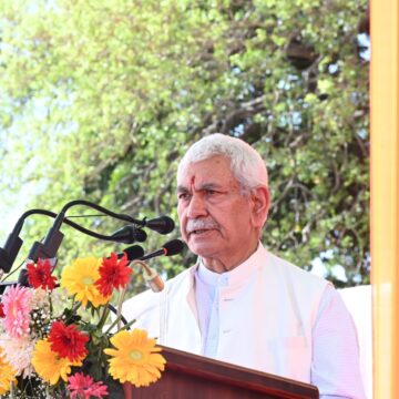 Approving Rs 100-crore fisheries cluster in Anantnag symbol of PM Modi led Govt’s commitment  towards J&K: LG Sinha