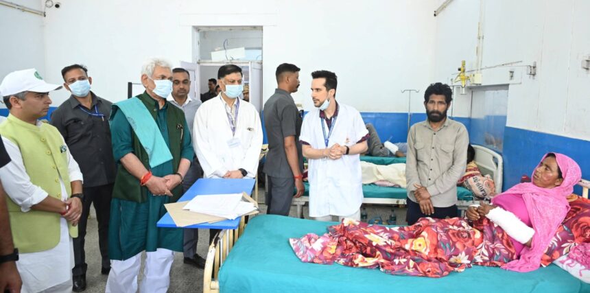 Udhampur Road Accident: Lieutenant Governor meets the injured at GMC Udhampur