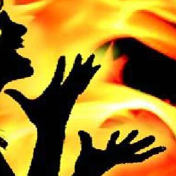 Woman sets herself ablaze in Srinagar’s Lal Chowk, hospitalised