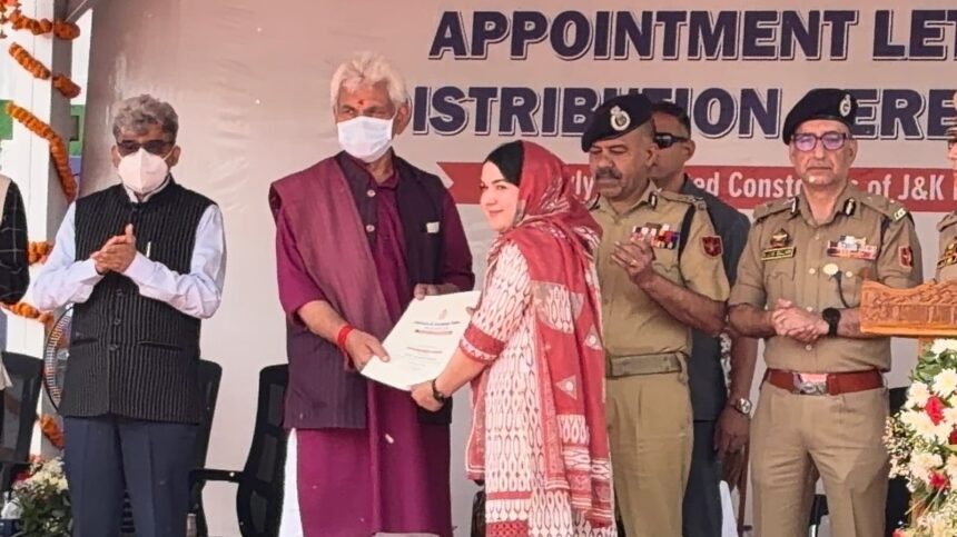 LG Sinha lauds J&K Police for its achievements on counter-terrorism front, internal security