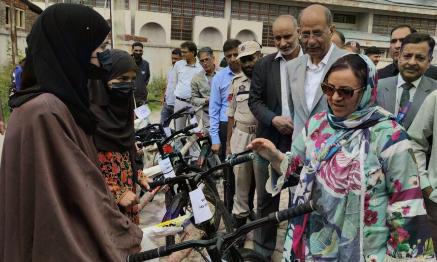 Sakeena Itoo distributes appointment orders among CPWs at Srinagar